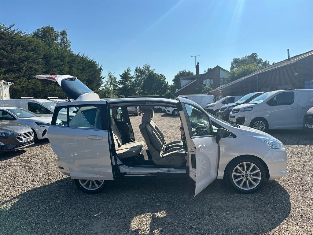 Ford B-Max B-max Titanium Navigator Black #22