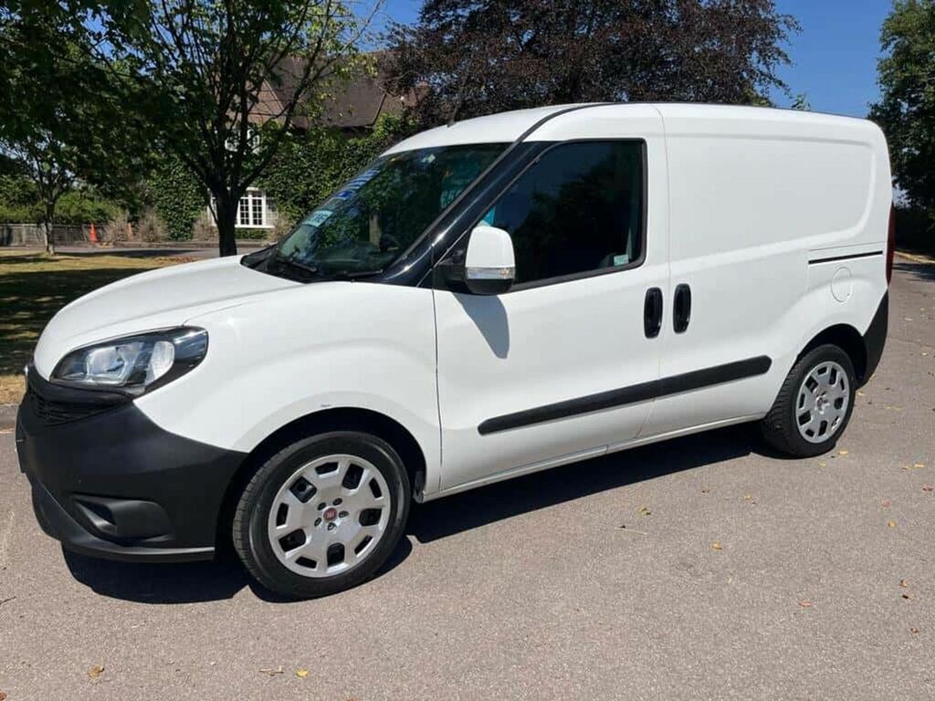 Fiat Doblo Mpv White #6