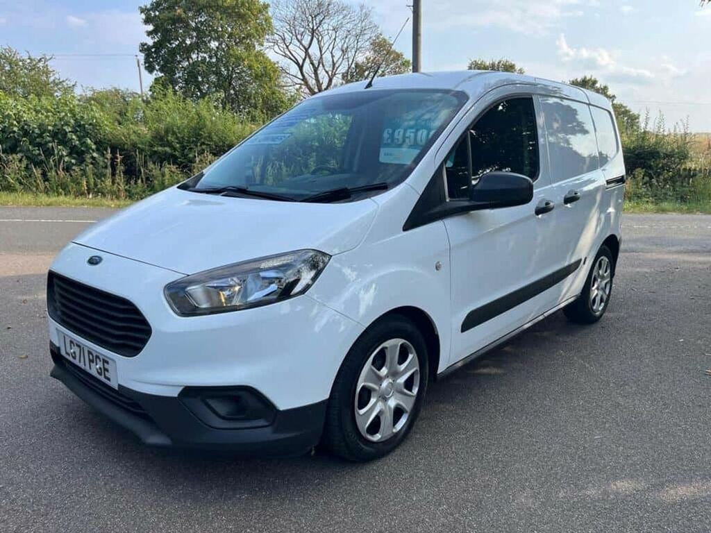 Ford Transit Courier Mpv White