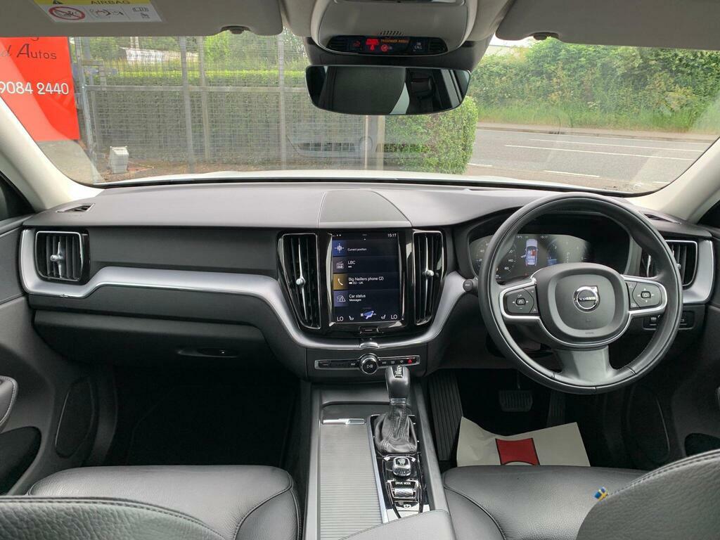 Volvo XC60 2.0 D4 Momentum Pro Euro 6 S S White #5