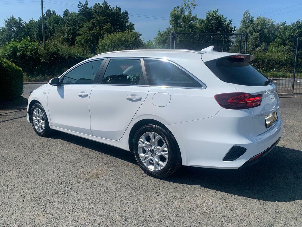 Kia Ceed 1.6 Crdi Mhev 2 Nav Sportswagon Euro 6 S S White #3