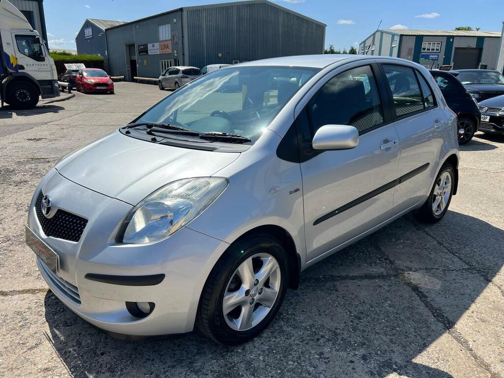 Toyota Yaris 1.4 D-4d T Spirit Multimode Silver #2