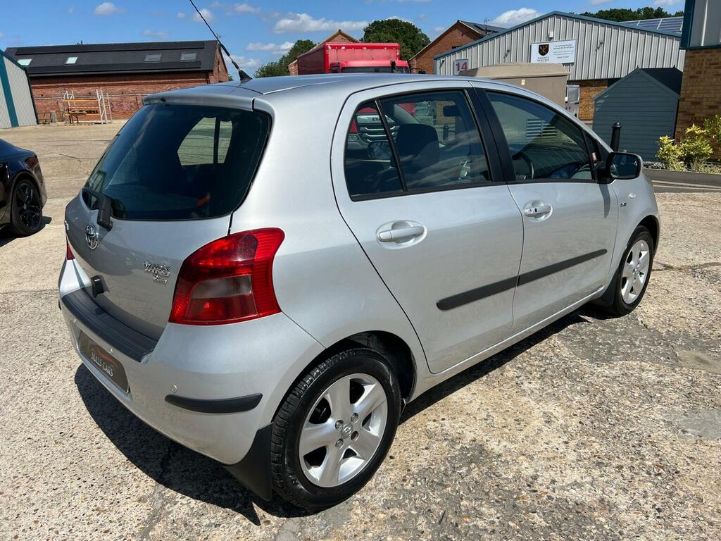 Toyota Yaris 1.4 D-4d T Spirit Multimode Silver #4