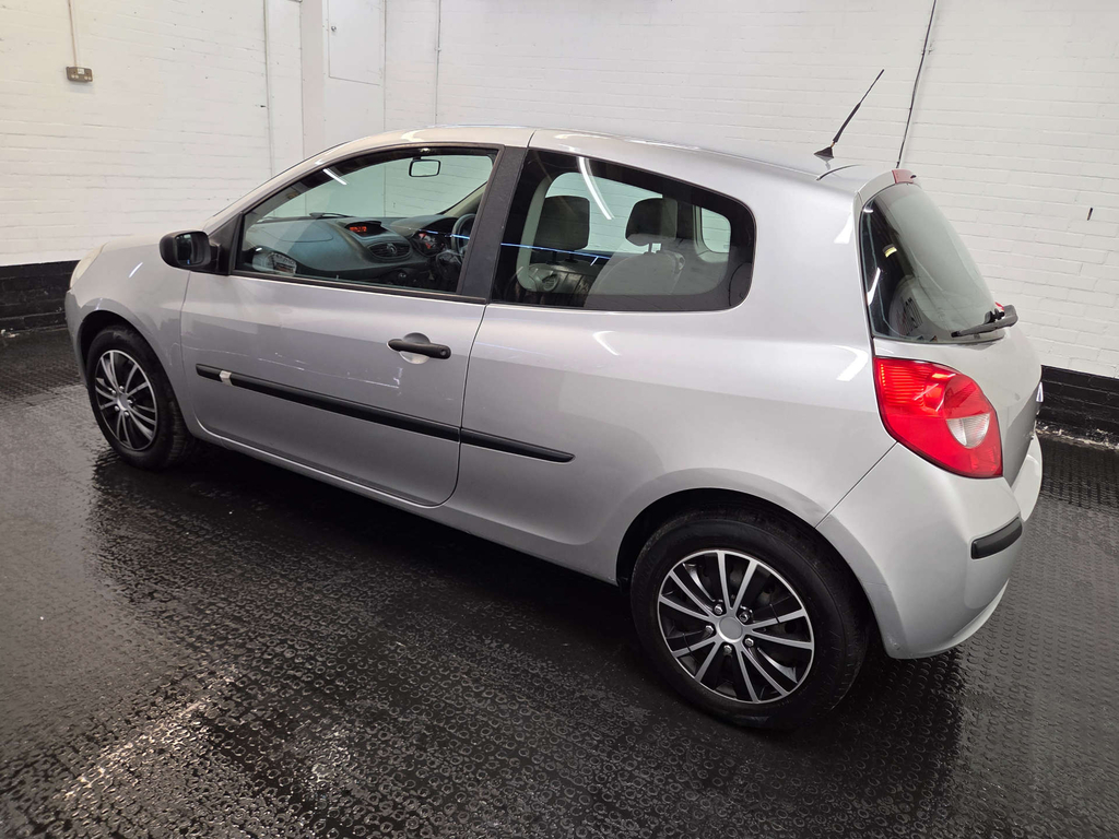 Renault Clio 2.0 16V Renaultsport Trophy 182 Hatchback Petr Red #22