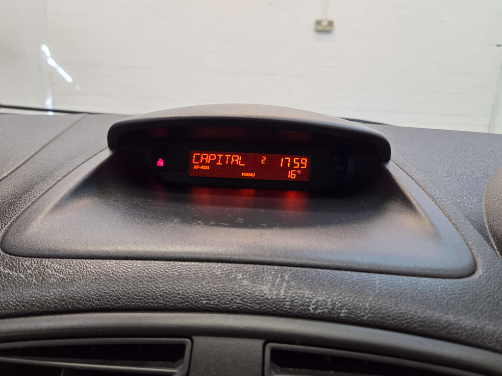 Renault Clio 2.0 16V Renaultsport Trophy 182 Hatchback Petr Red #12