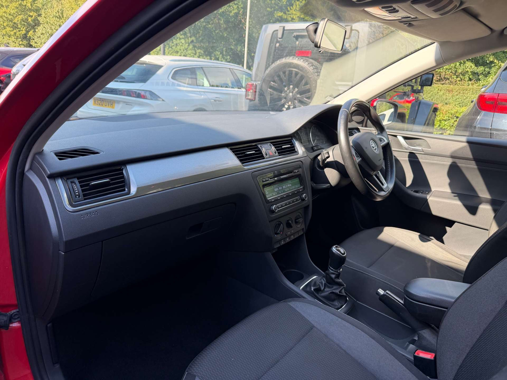 Skoda Rapid Spaceback Spaceback Se Tech Tsi White #20