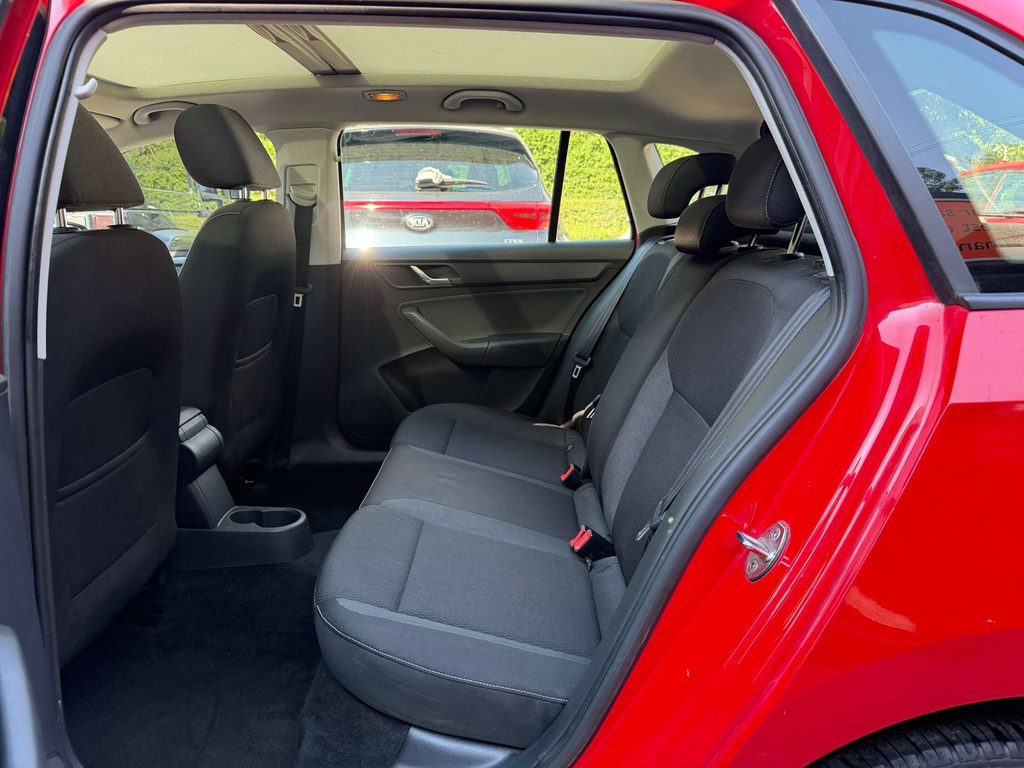 Skoda Rapid Spaceback Spaceback Se Tech Tsi White #22