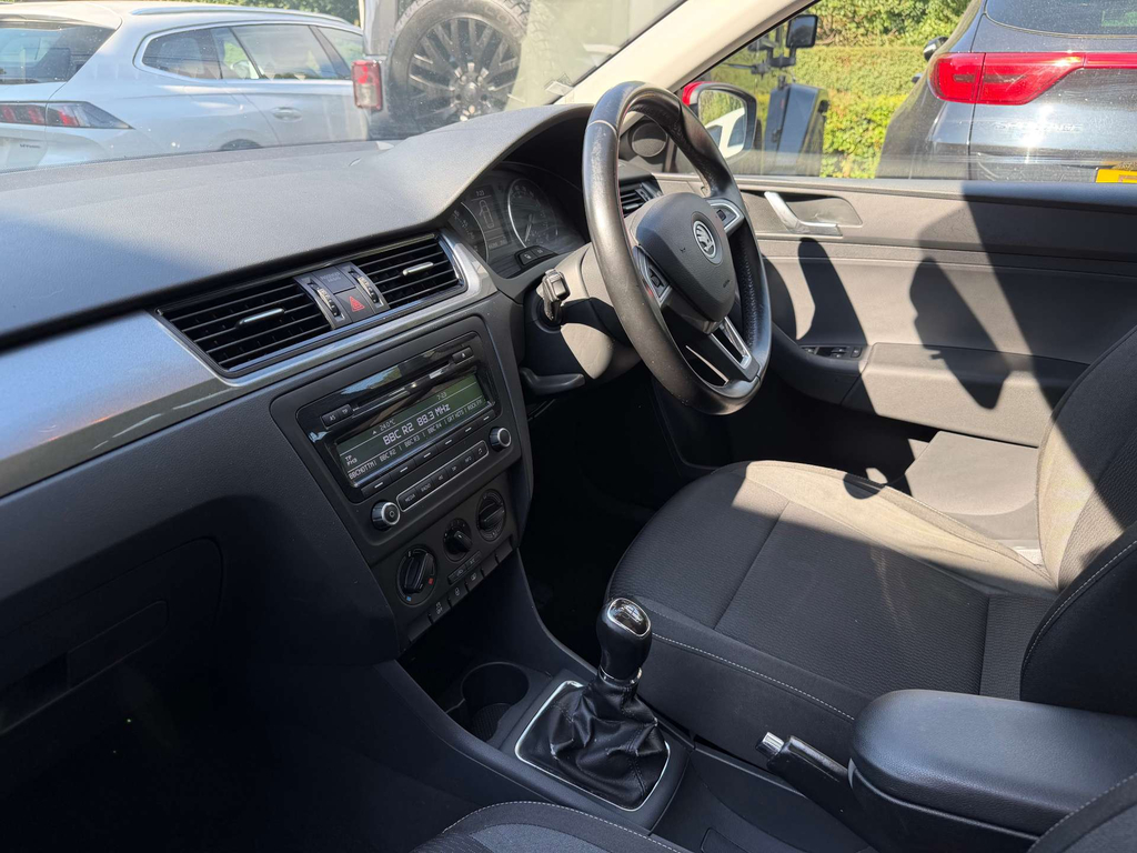 Skoda Rapid Spaceback Spaceback Se Tech Tsi White #21