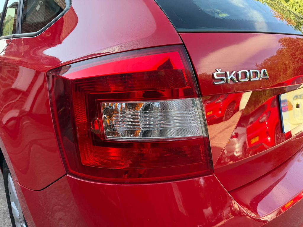 Skoda Rapid Spaceback Spaceback Se Tech Tsi White #10