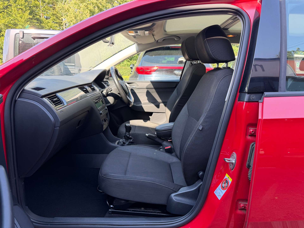 Skoda Rapid Spaceback Spaceback Se Tech Tsi White #19