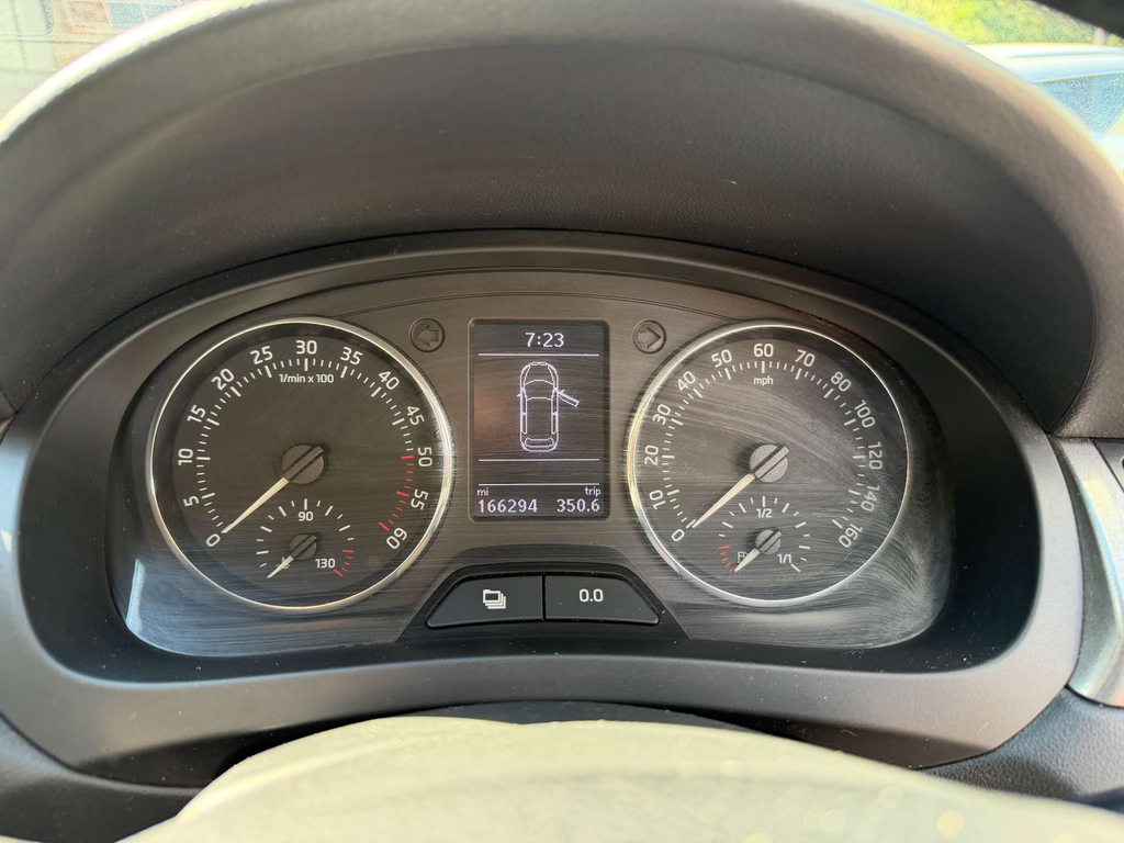 Skoda Rapid Spaceback Spaceback Se Tech Tsi White #24