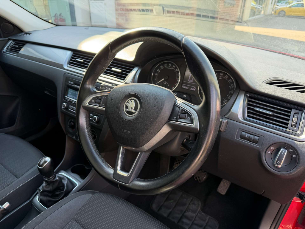 Skoda Rapid Spaceback Spaceback Se Tech Tsi White #16