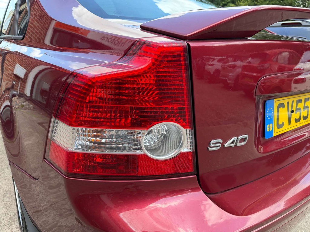 Volvo S40 Se 4-Door Red #14