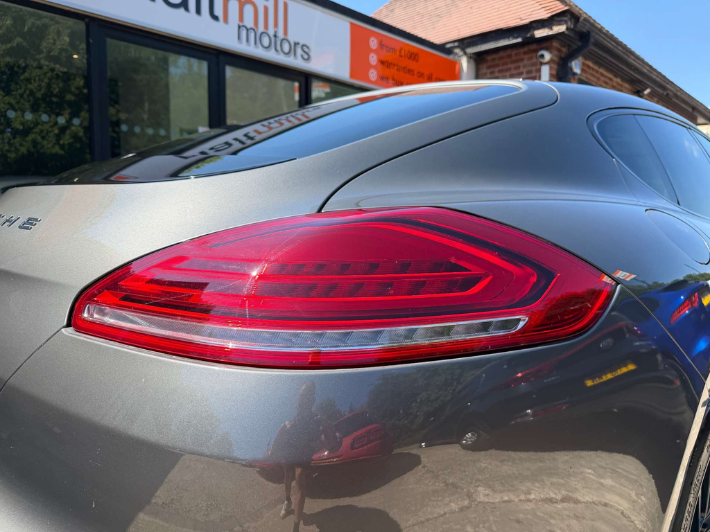 Porsche Panamera Hatchback 3.0D Grey #20