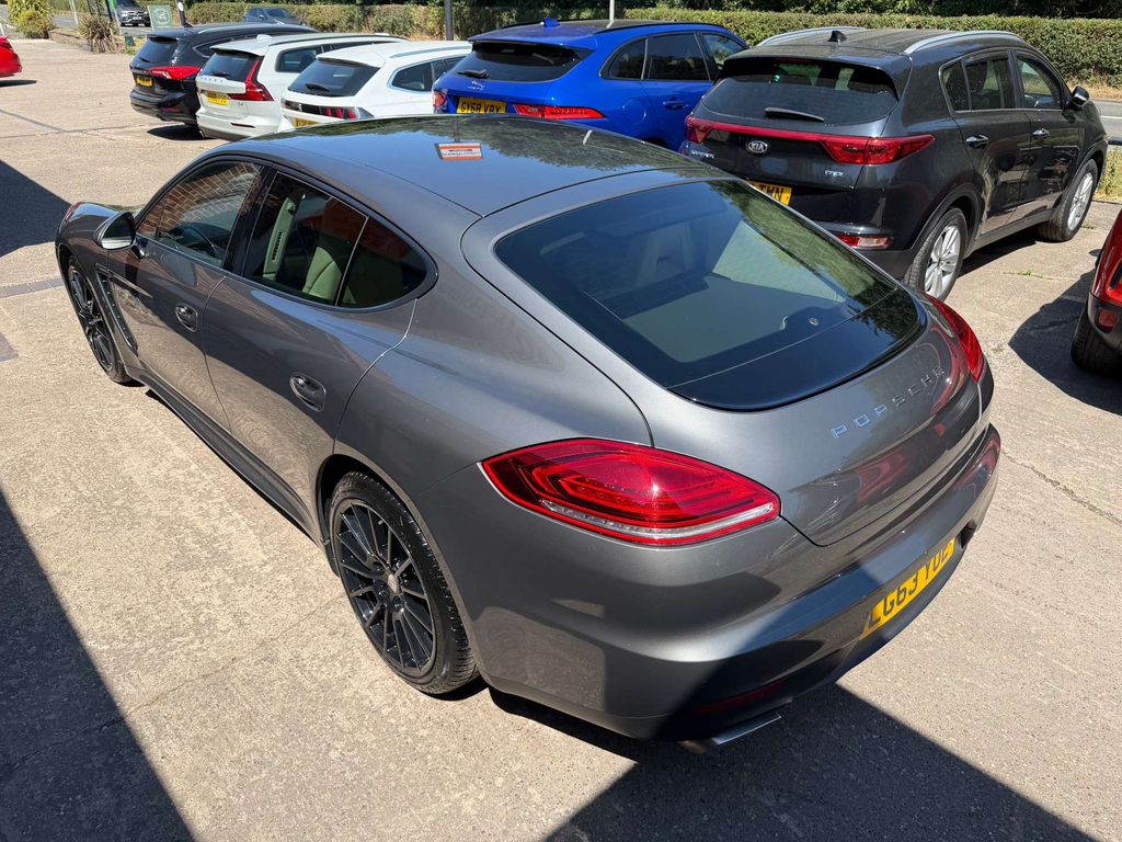 Porsche Panamera Hatchback 3.0D Grey #17
