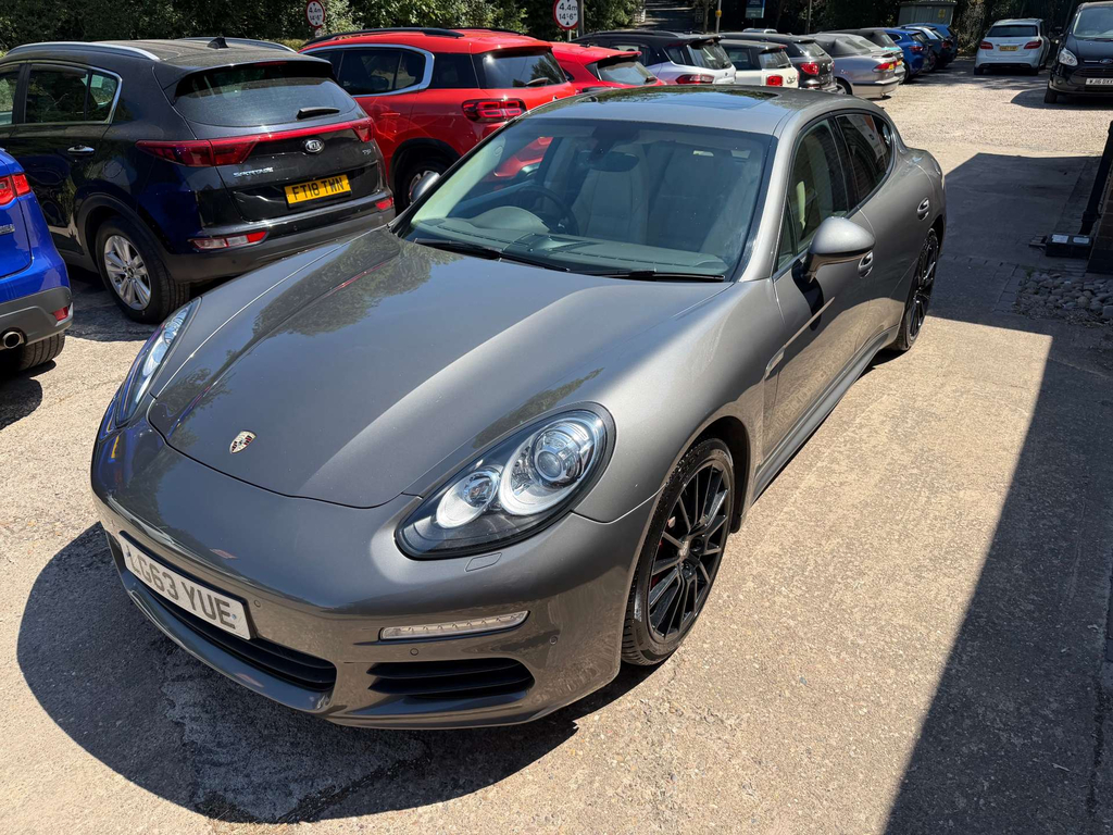 Porsche Panamera Hatchback 3.0D Grey #10