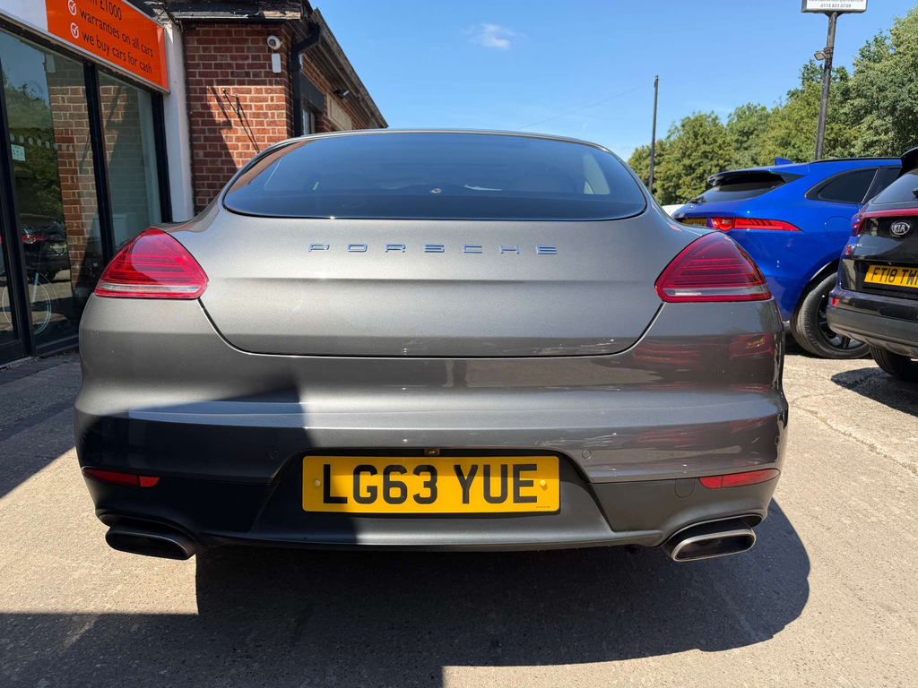 Porsche Panamera Hatchback 3.0D Grey #18