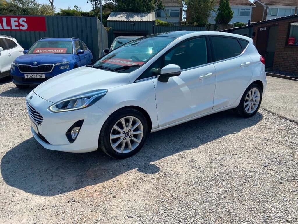 Ford Fiesta Titanium Panoramic Sunroof White #3