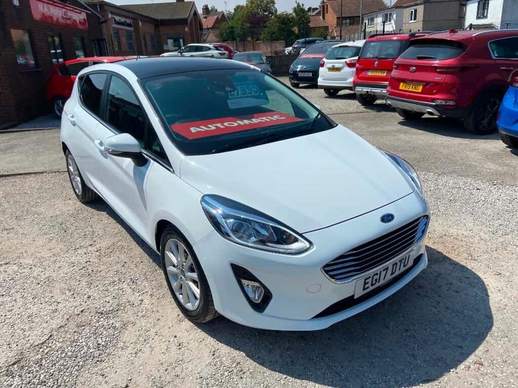 Ford Fiesta Titanium Panoramic Sunroof White