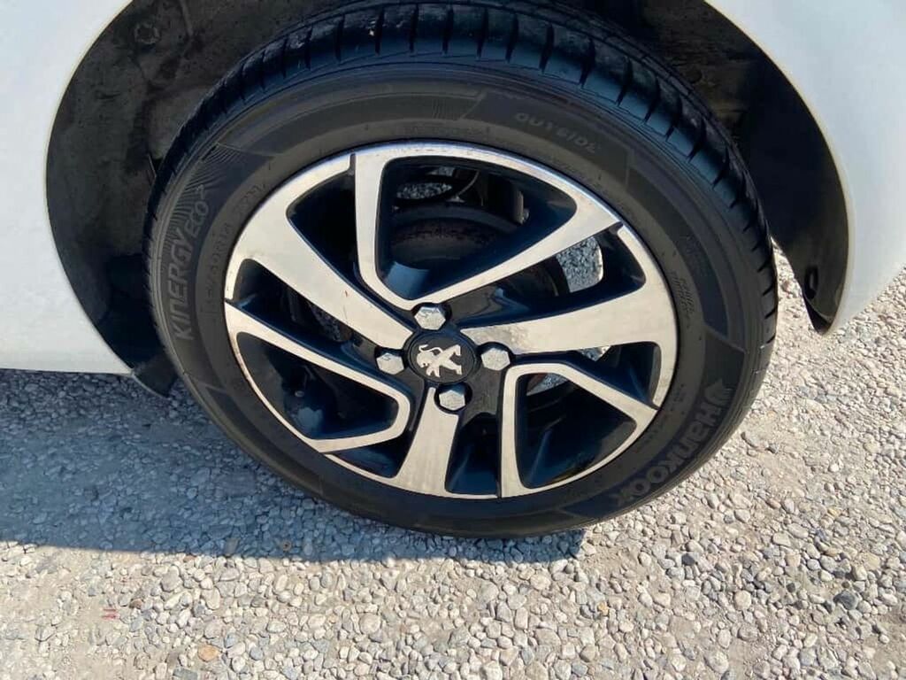 Peugeot 108 Active Red #17