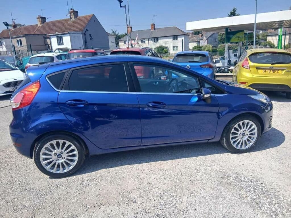 Ford Fiesta Titanium Black #8