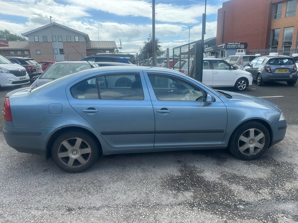 Skoda Octavia Tdi Ambiente Estate Beige #3