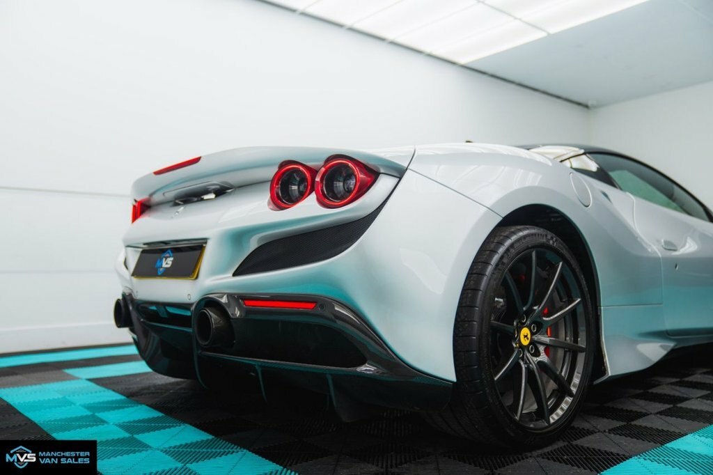 Ferrari F8 Tributo Tributo Red #32