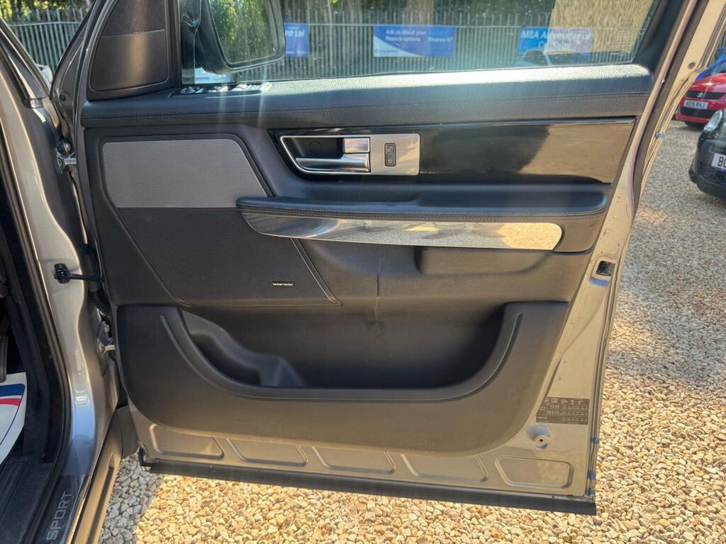 Land Rover Range Rover Sport Suv 3.0 Sd V6 Hse 201161 Black #19