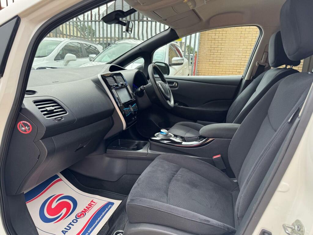 Nissan Leaf Hatchback Grey #12