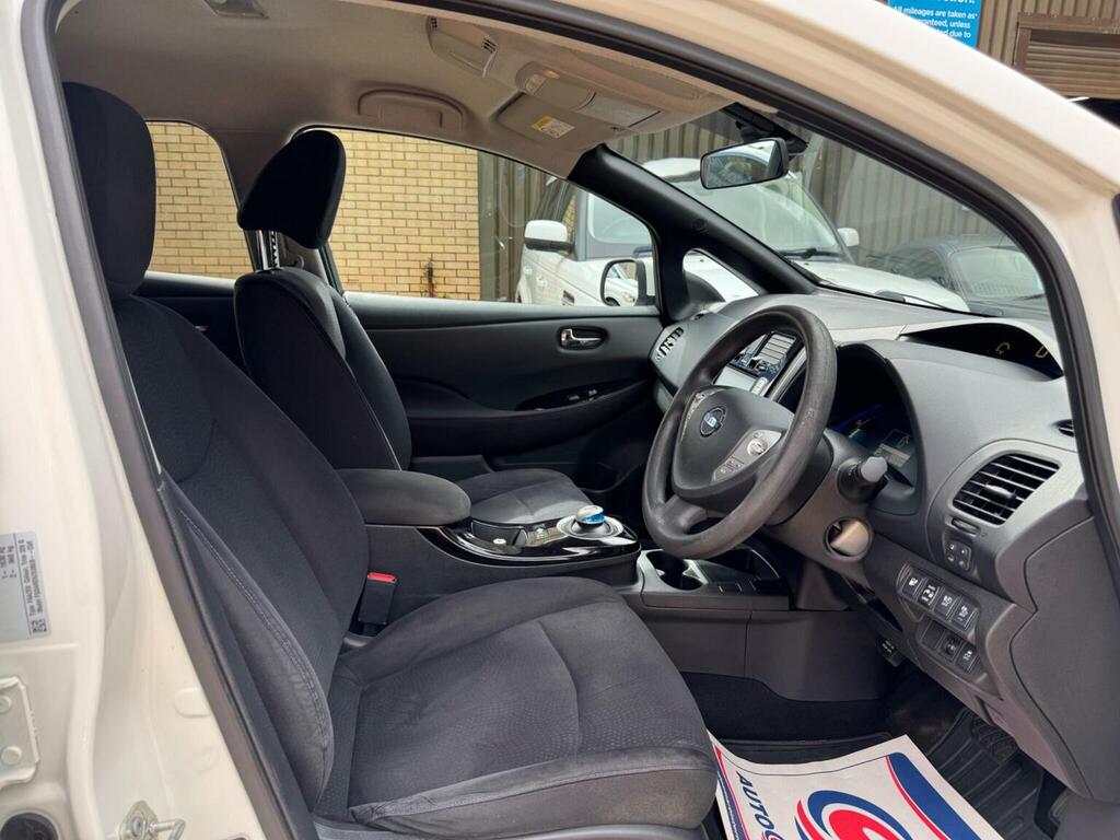 Nissan Leaf Hatchback Grey #14