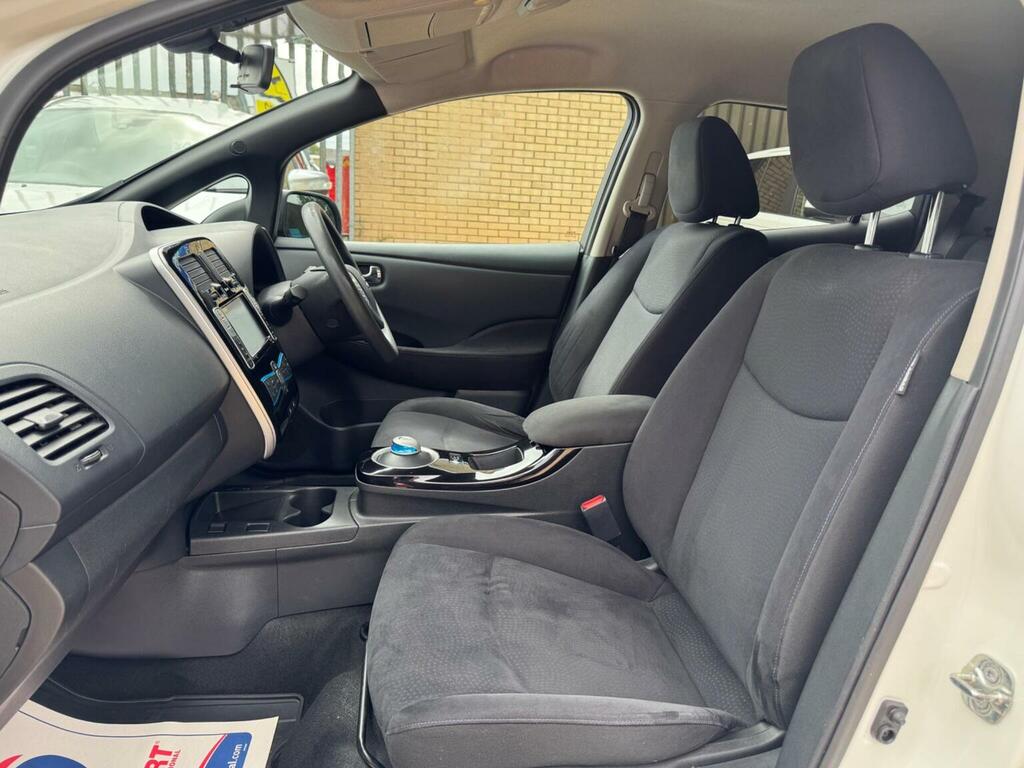 Nissan Leaf Hatchback Grey #11