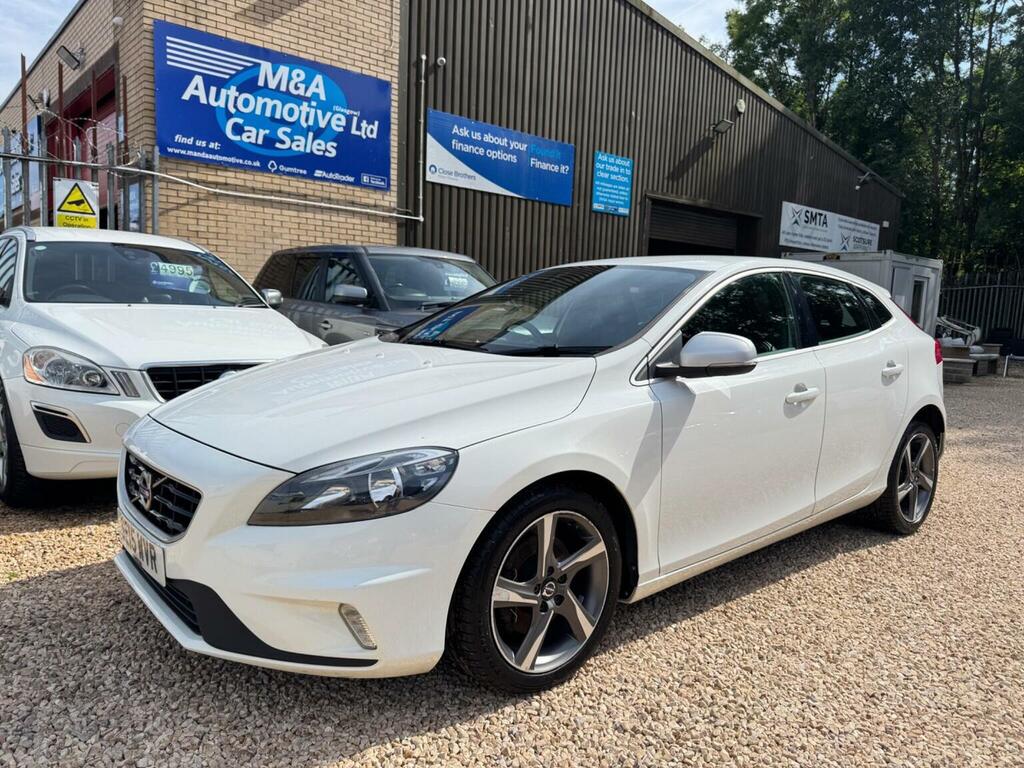 Volvo V40 2.0 T2 R-design Euro 6 Ss White #2