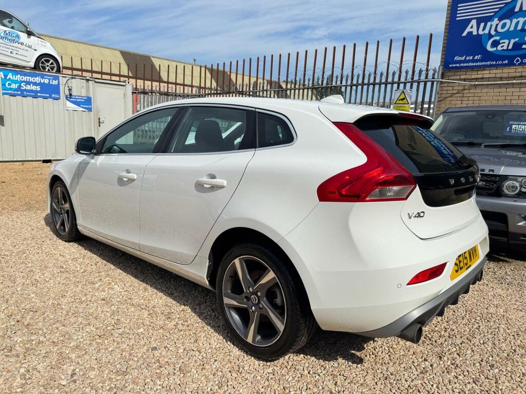 Volvo V40 2.0 T2 R-design Euro 6 Ss White #3