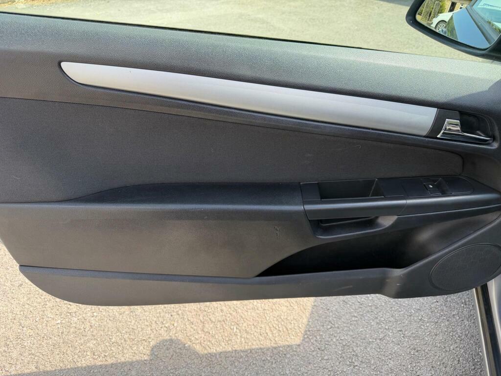 Vauxhall Astra Hatchback Black #25