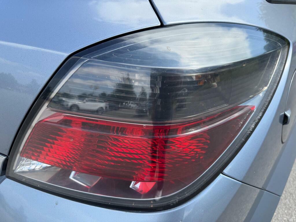 Vauxhall Astra Hatchback Black #33