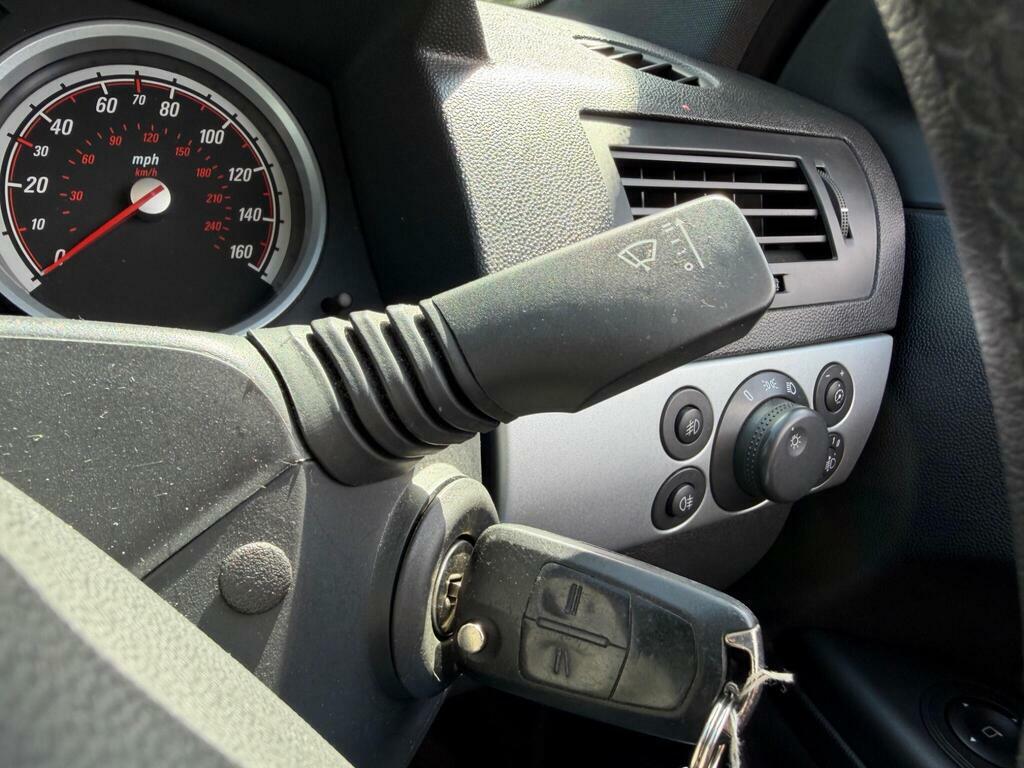 Vauxhall Astra Hatchback Black #38