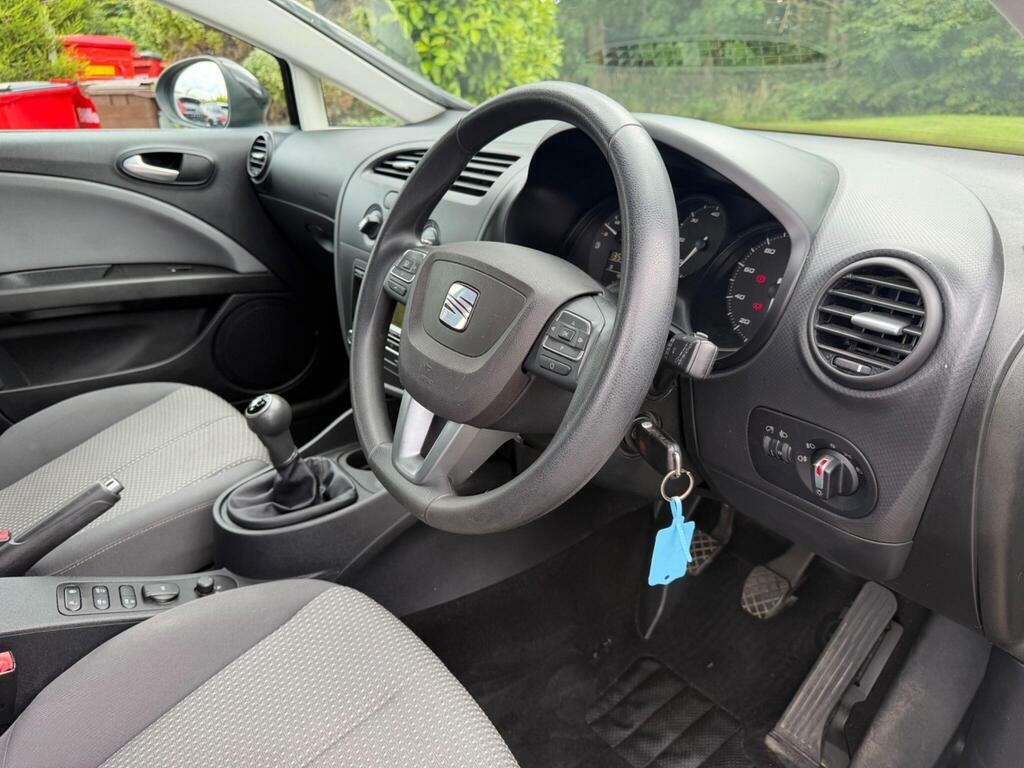 Seat Leon 1.6 Leon Se Cr Tdi Ecomotive - 2011 11 Red #40