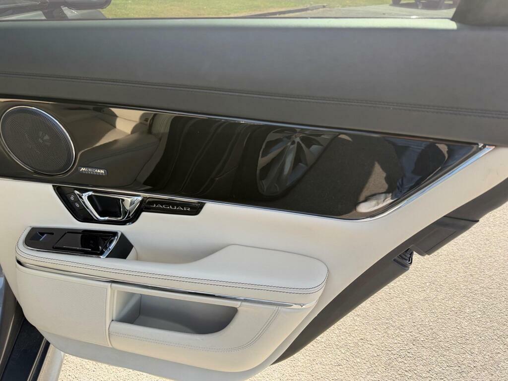 Jaguar XJ Xj Premium Luxury Grey #37