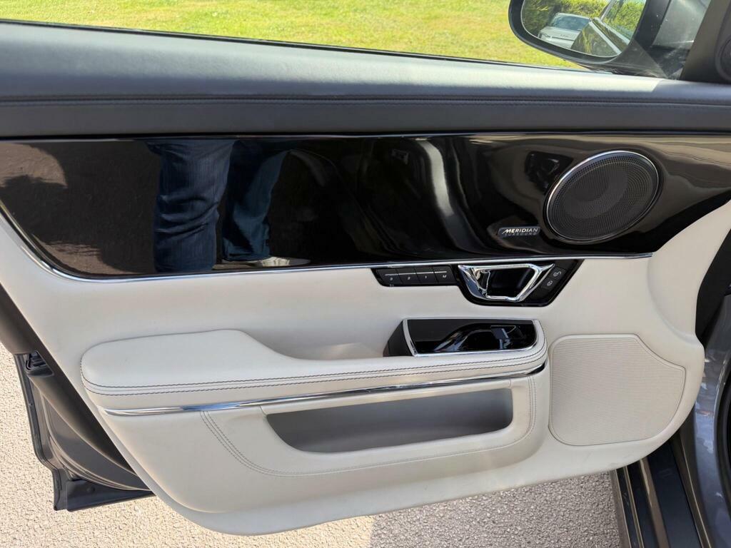 Jaguar XJ Xj Premium Luxury Grey #38
