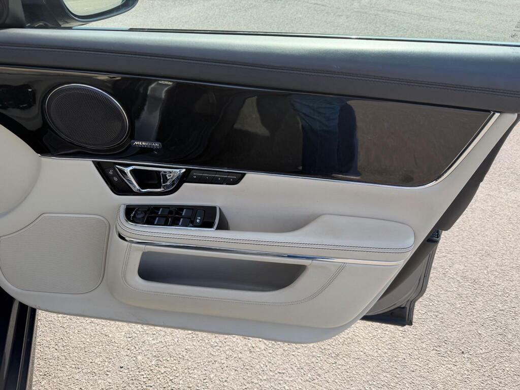 Jaguar XJ Xj Premium Luxury Grey #36