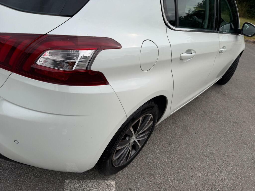 Peugeot 308 1.6 Hdi Active Hatchback Euro 5 White #12