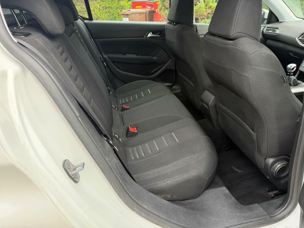 Peugeot 308 1.6 Hdi Active Hatchback Euro 5 White #18