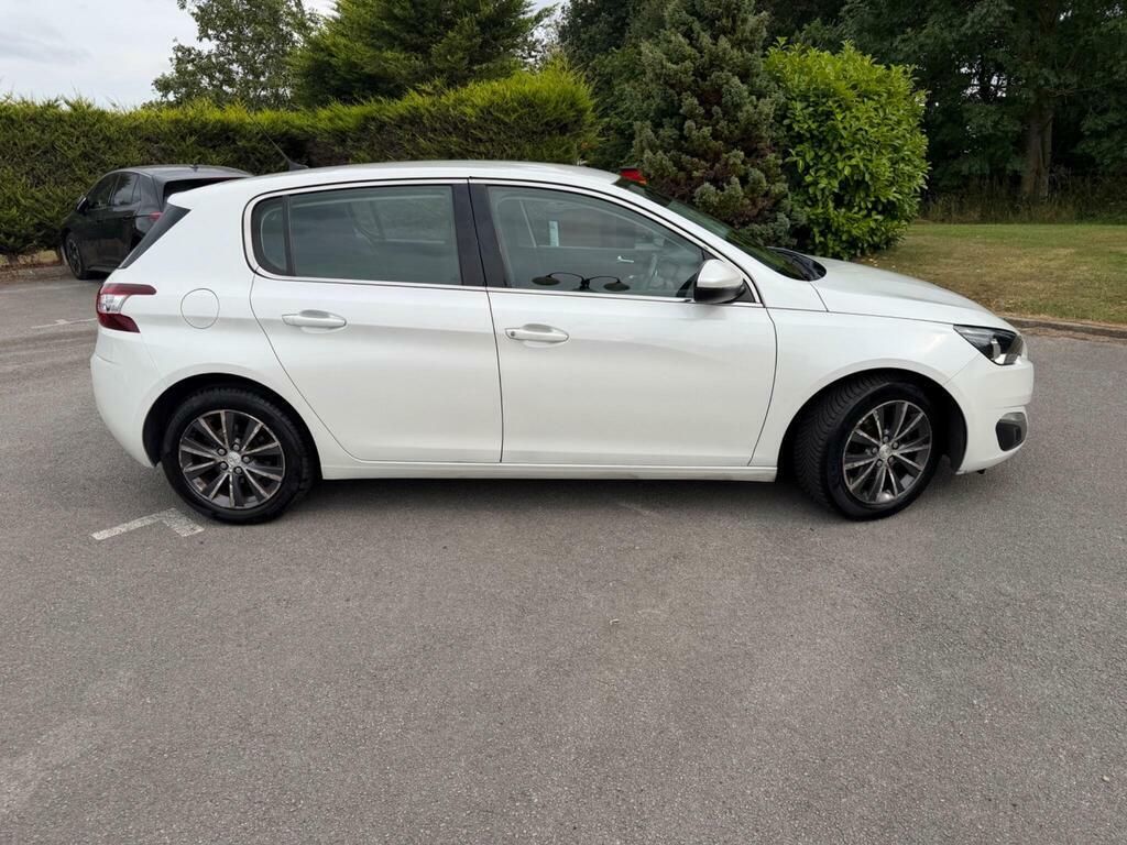 Peugeot 308 1.6 Hdi Active Hatchback Euro 5 White #10