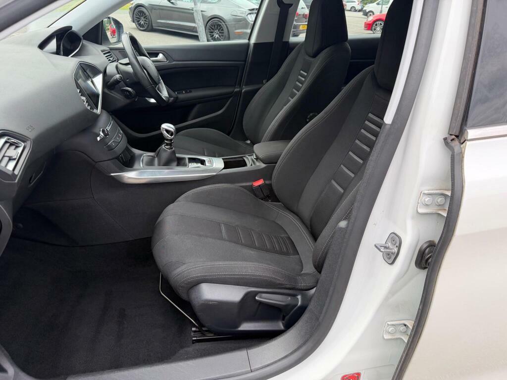 Peugeot 308 1.6 Hdi Active Hatchback Euro 5 White #34