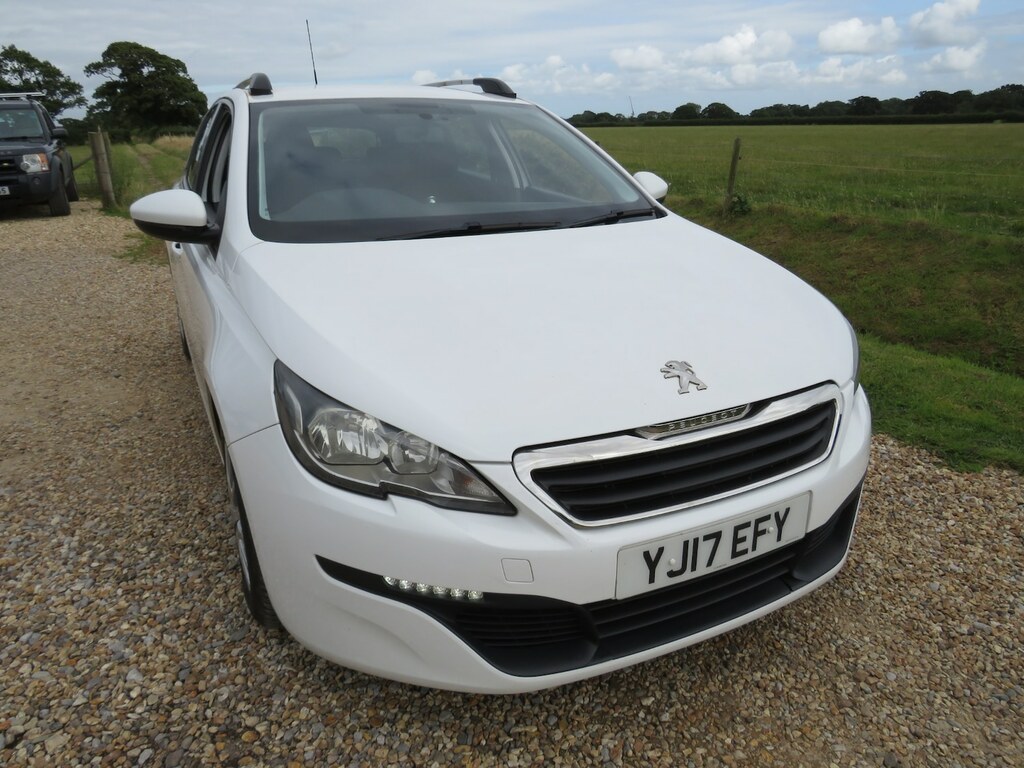 Peugeot 308 1.6 B Lue Hdi 100 Access YJ17EFY White #4
