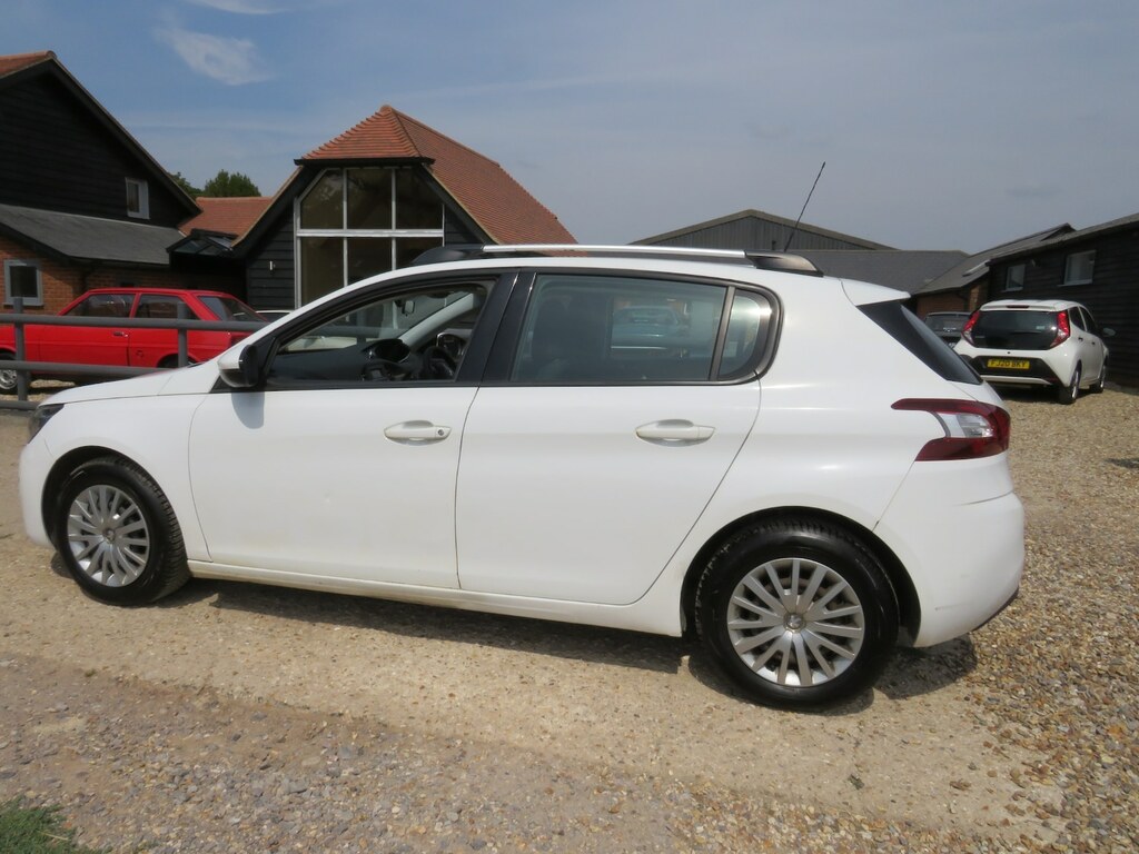 Peugeot 308 1.6 B Lue Hdi 100 Access YJ17EFY White #3