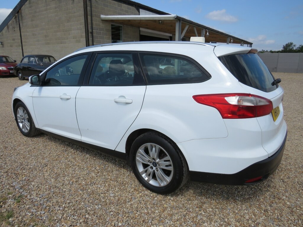 Ford Focus 1.6 Tdci 115 Edge Estate AU15ACV White #2