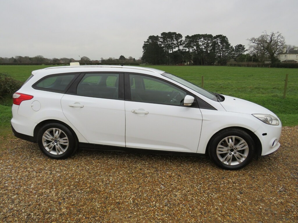 Ford Focus 1.6 Tdci 115 Edge Estate AU15ACV White #6