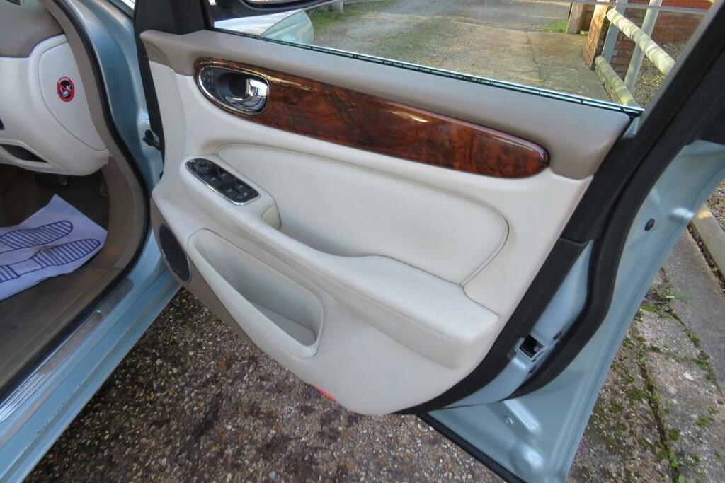 Jaguar XJ Xj8 Se Blue #57