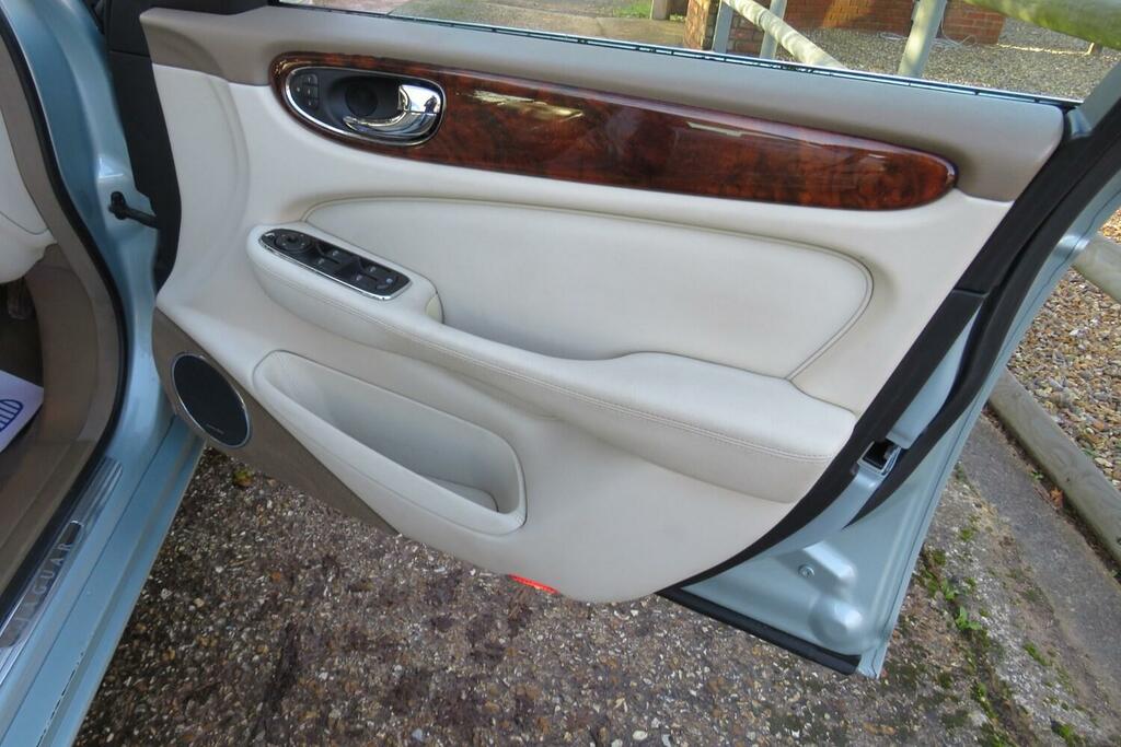 Jaguar XJ Xj8 Se Blue #39